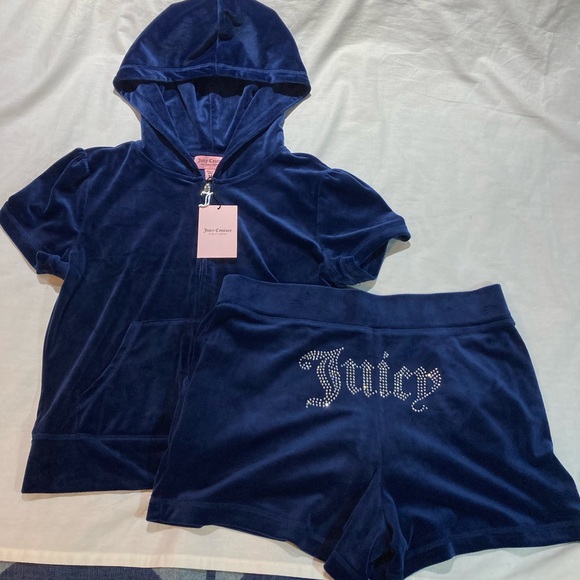 Juicy Couture Velour SS Track Suit, Women’s size medium, NWT! $189.00! - Picture 1 of 8